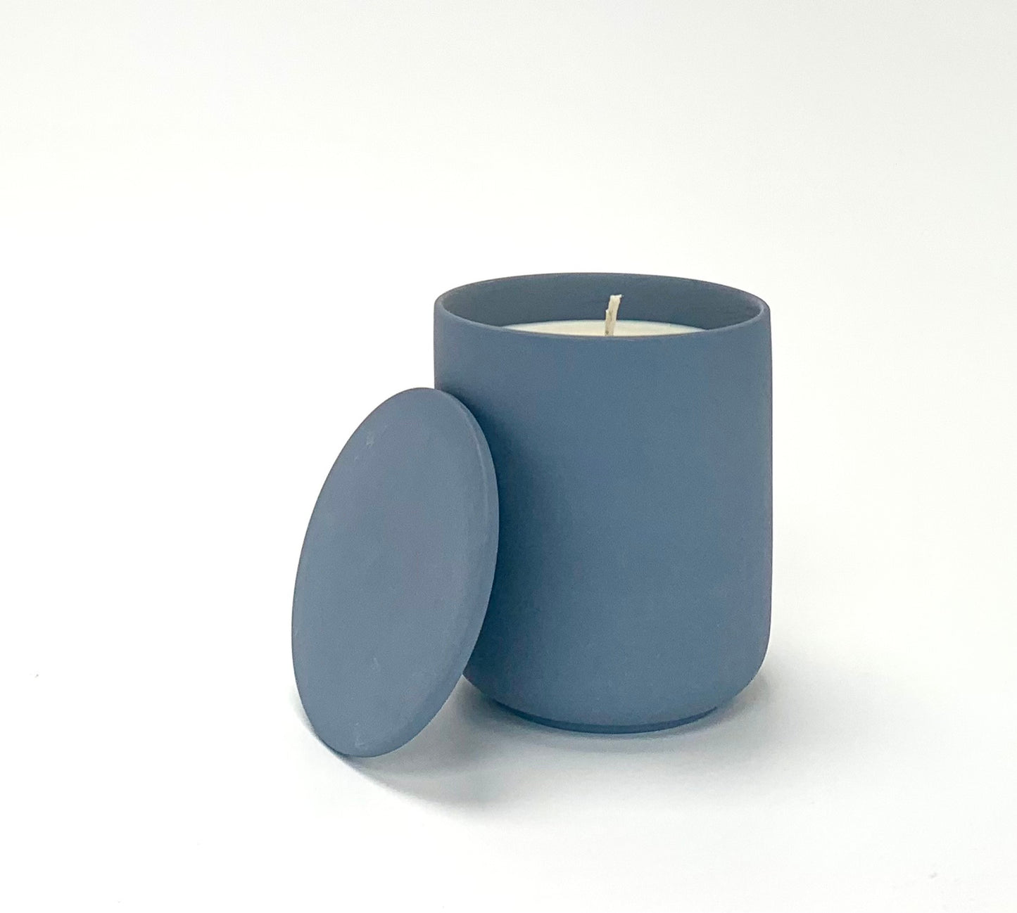Ceramic Candle with lid - Saffron, Amberwood, Moss & Fir