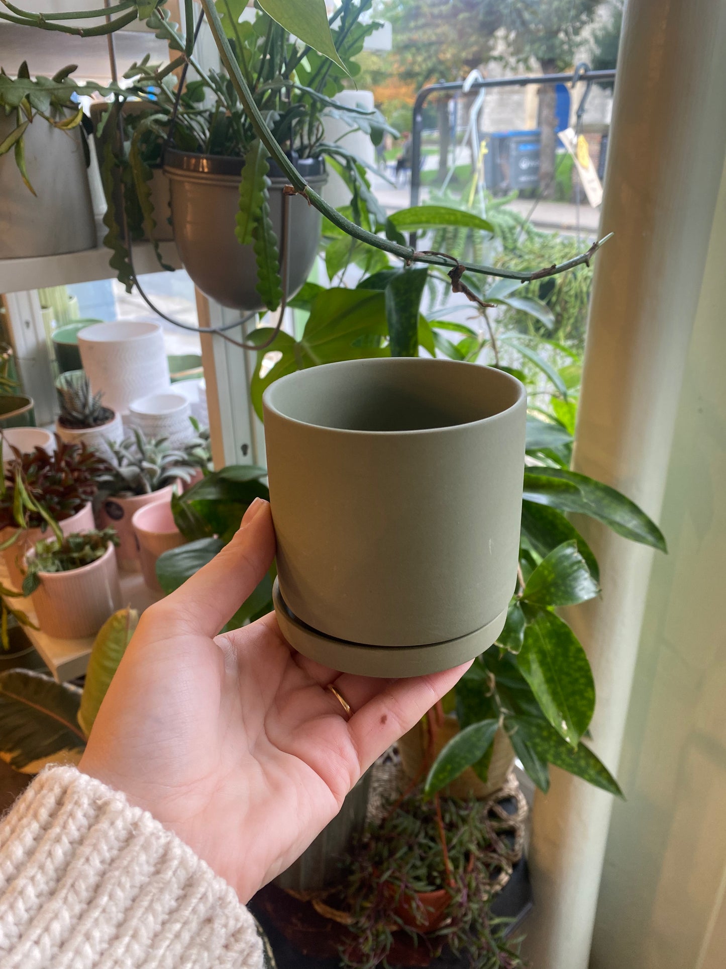 Green Pot with Tray